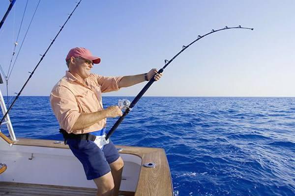 海钓时，钓饵的重量调整需要注意些什么？