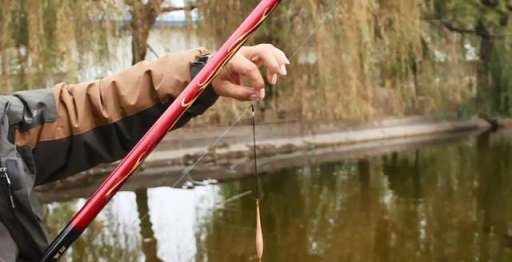钓鱼时精准调出一钩触底一钩躺底的状态