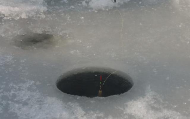 冰钓，开冰洞是关键，看看冰钓高手们的开洞秘籍
