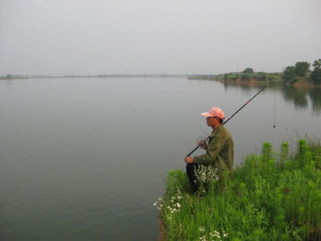 民间渔人的绝技打甲鱼一根钓竿，一条编织袋